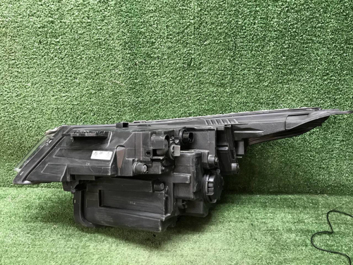 Фара правая Kia Seltos (2019-2022) галоген