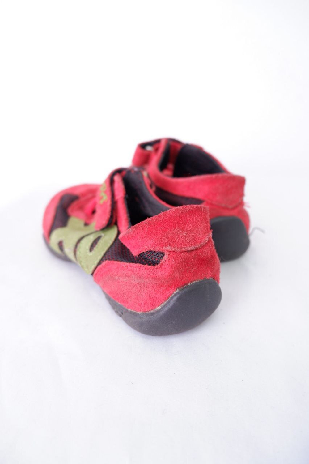 Кроссовки красные стильные 26 размер