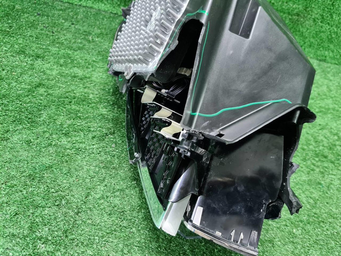 Битая Фара левая Jaguar I-PACE (2018-н.в.) LED