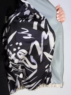 Кожаная куртка демисезонная с капюшоном