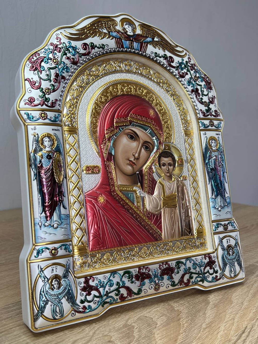 Казанская БМ, икона арочная с рамкой под стеклом, белое дерево, эмаль 266х335