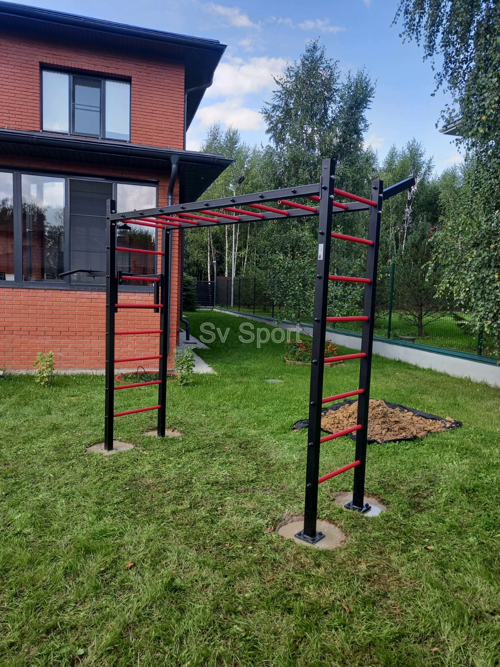 Монтаж уличной шведской стенки Sv Sport Рукоход (4 вертикальных столба)