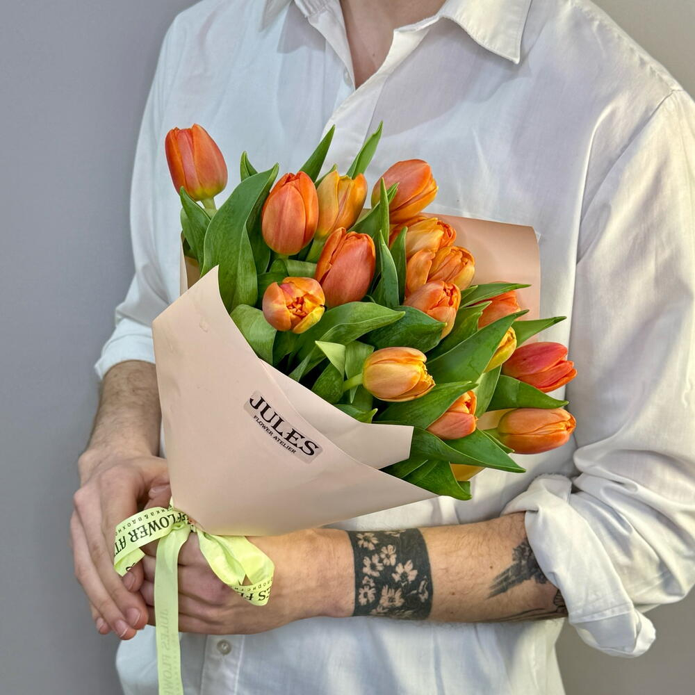 Букет из пионовидных тюльпанов 15 штук