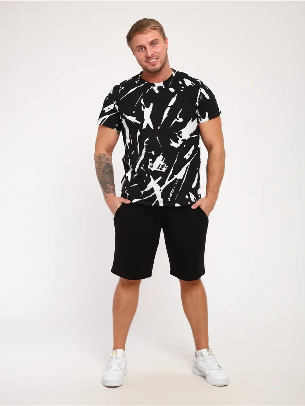 Костюм с шортами и футболкой