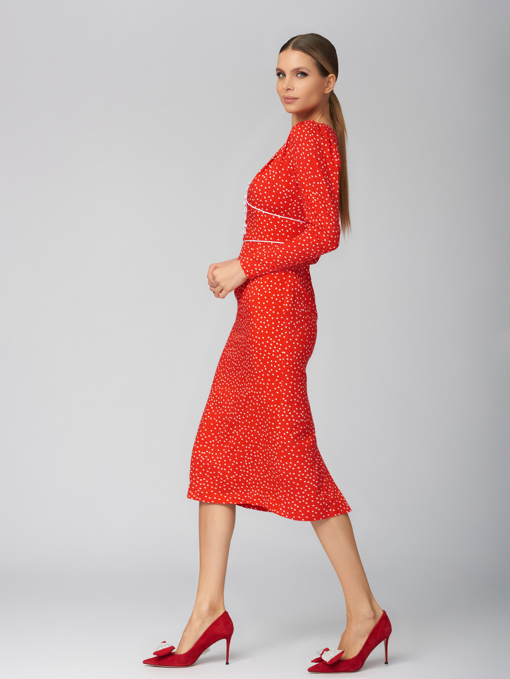 Платье футляр в горох, красное