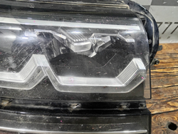 Фара правая LED Volkswagen Teramont 17-22 Б/У Оригинал 3CN941036A