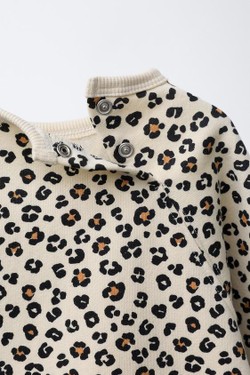 ZARA КОМПЛЕКТ ИЗ ТОЛСТОВКИ И ЛЕГИНСОВ С АНИМАЛИСТИЧНЫМ ПРИНТОМ, ЭКРЮ