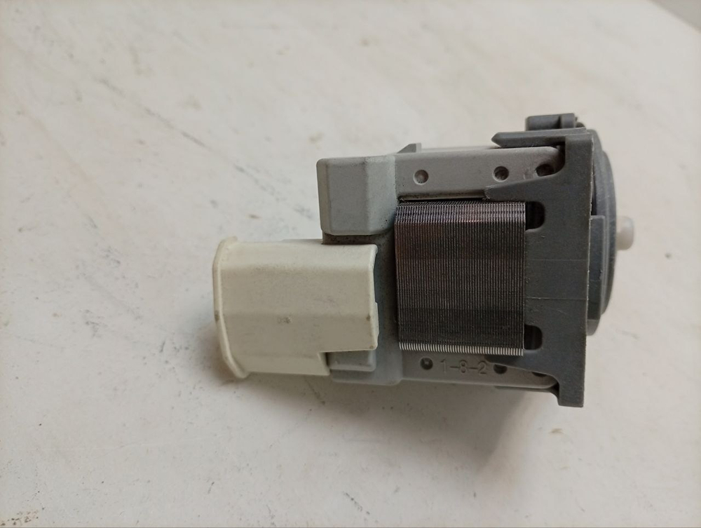 RST703DW кт18 Рециркуляционный насос (помпа) для стиральной машины Indesit Ariston C00373082 б/у