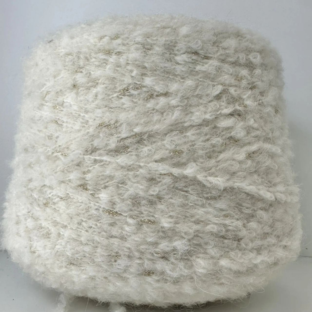 ADONE - Torcitura di Domaso; 25% меринос, 40% альпака, 30% п/а, 5% люрекс; букле с золотистыми почками; 180м/100гр; col.106, цвет: молочный; Есть бобинка: 145 гр