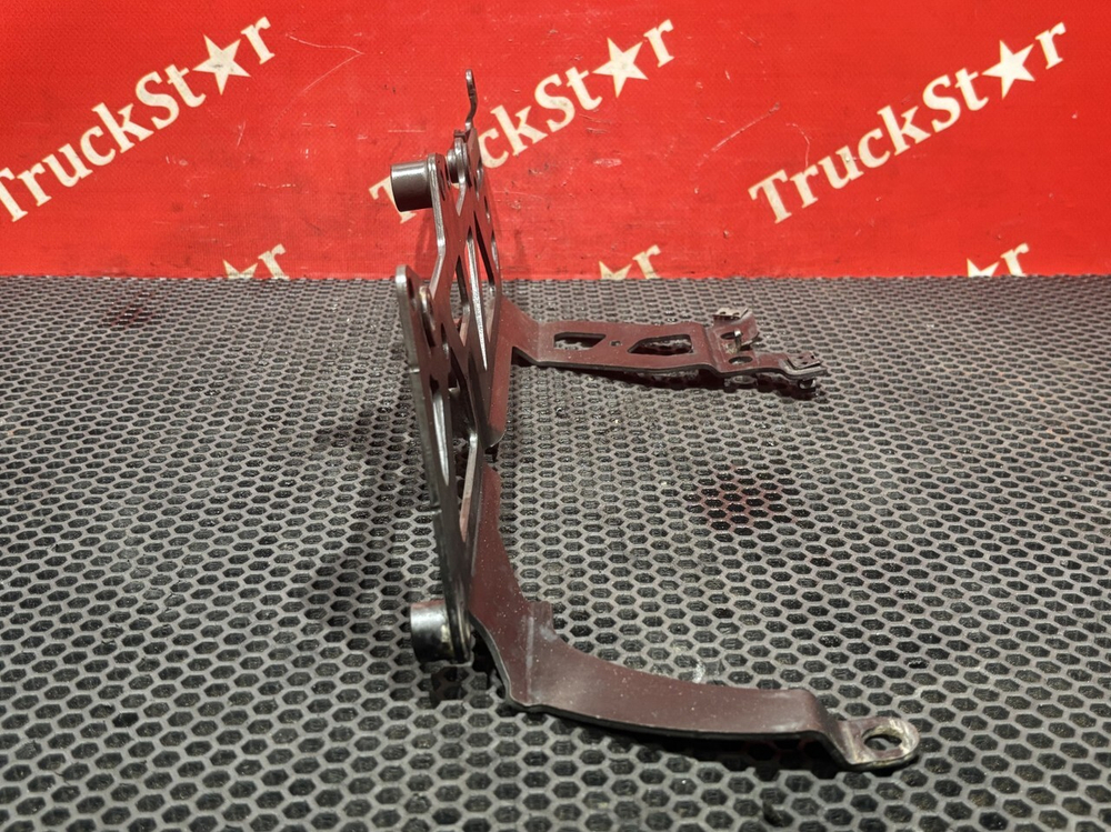 Кронштейн проводки двигателя 2019г.