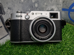 FujiFilm X100V Silver