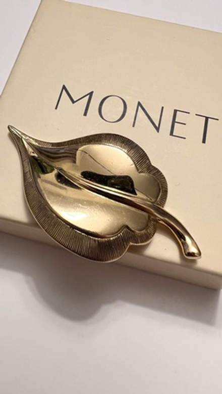 Брошь листочек MONET