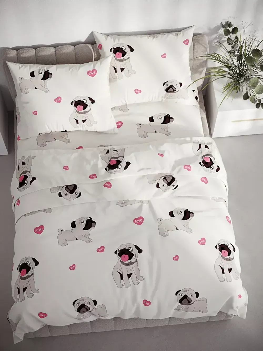 Простынь на резинке Полисатин Мечта "Мопсики" 90x200 см