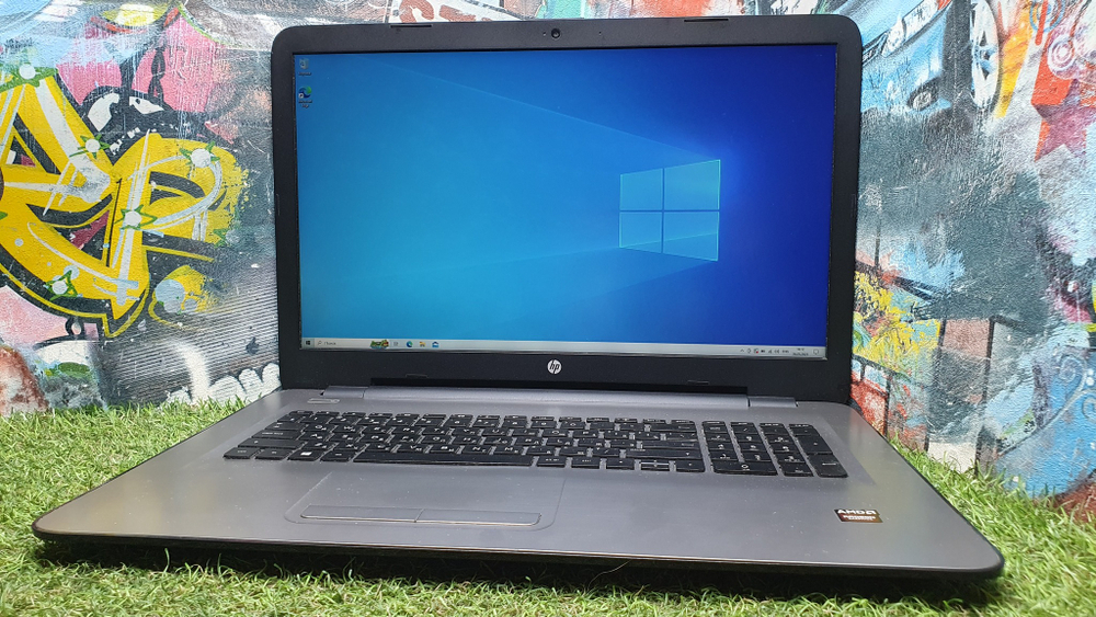 Ноутбук HP AMD A10/8Gb/R7 M340 1Gb/FHD/17-y022ur X7J09EA/Windows 10