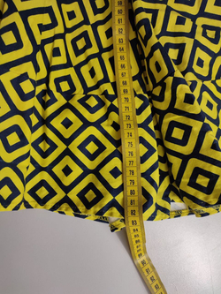 Платье в оригинальном цветовом исполнении, визуально на 42 размер