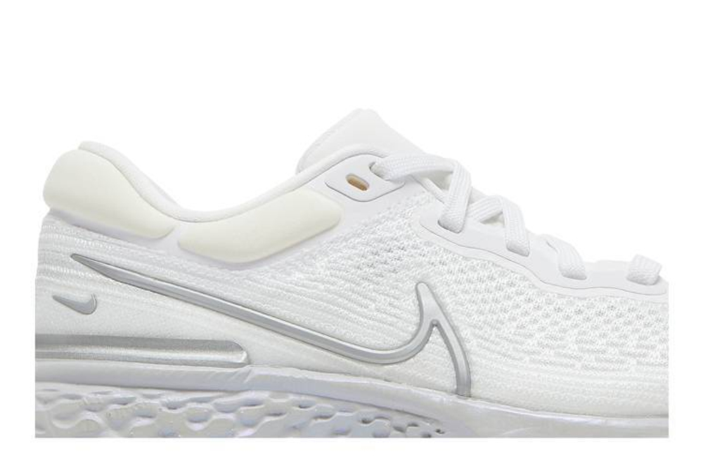 Кроссовки Nike Invincible Run 1 Flyknit (Женская размерная сетка)