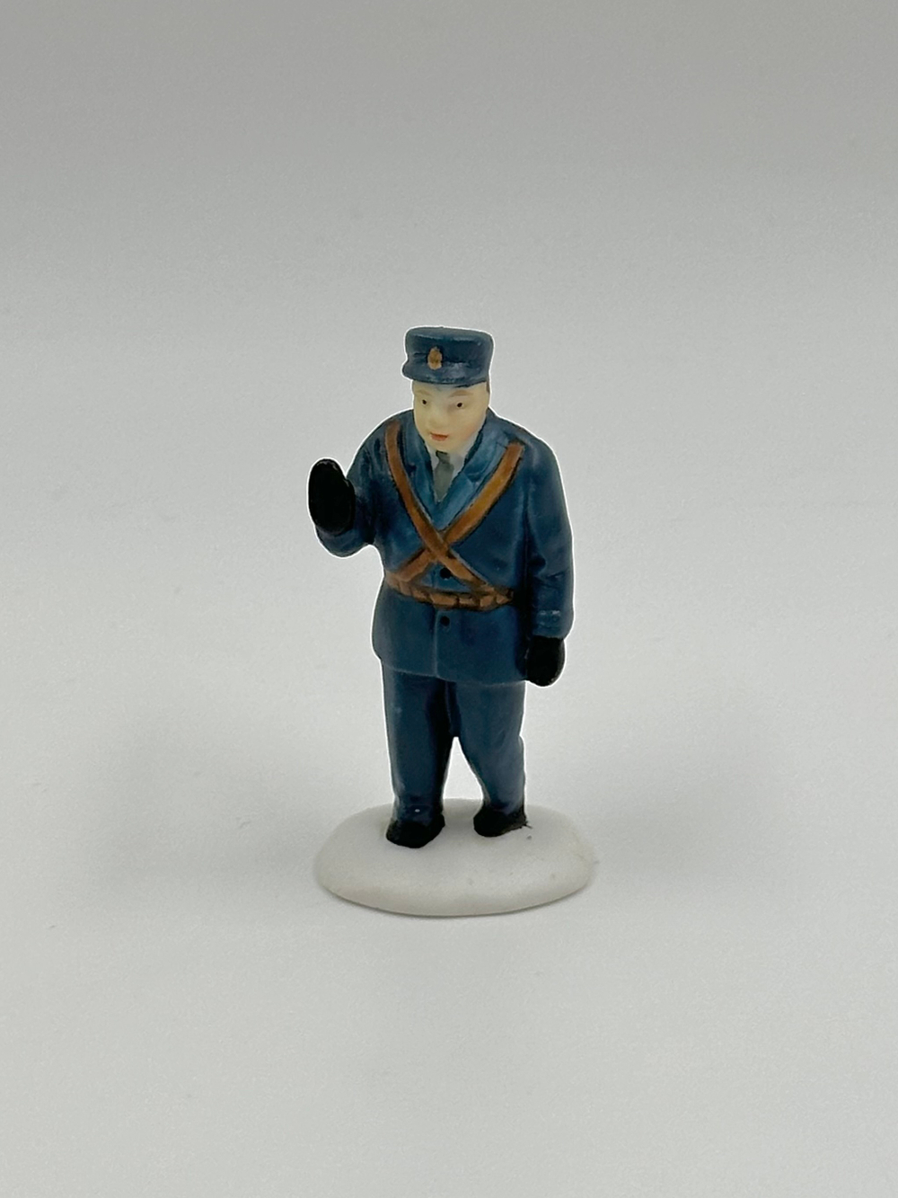 Фигурка Полицейский Department 56