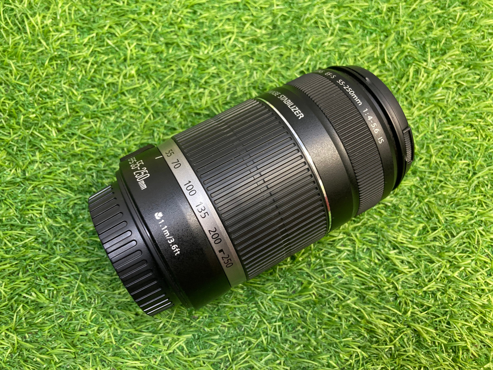Canon EF-S 55-250mm 4-5.6 IS