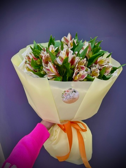 Букет из альстромерий + три фото