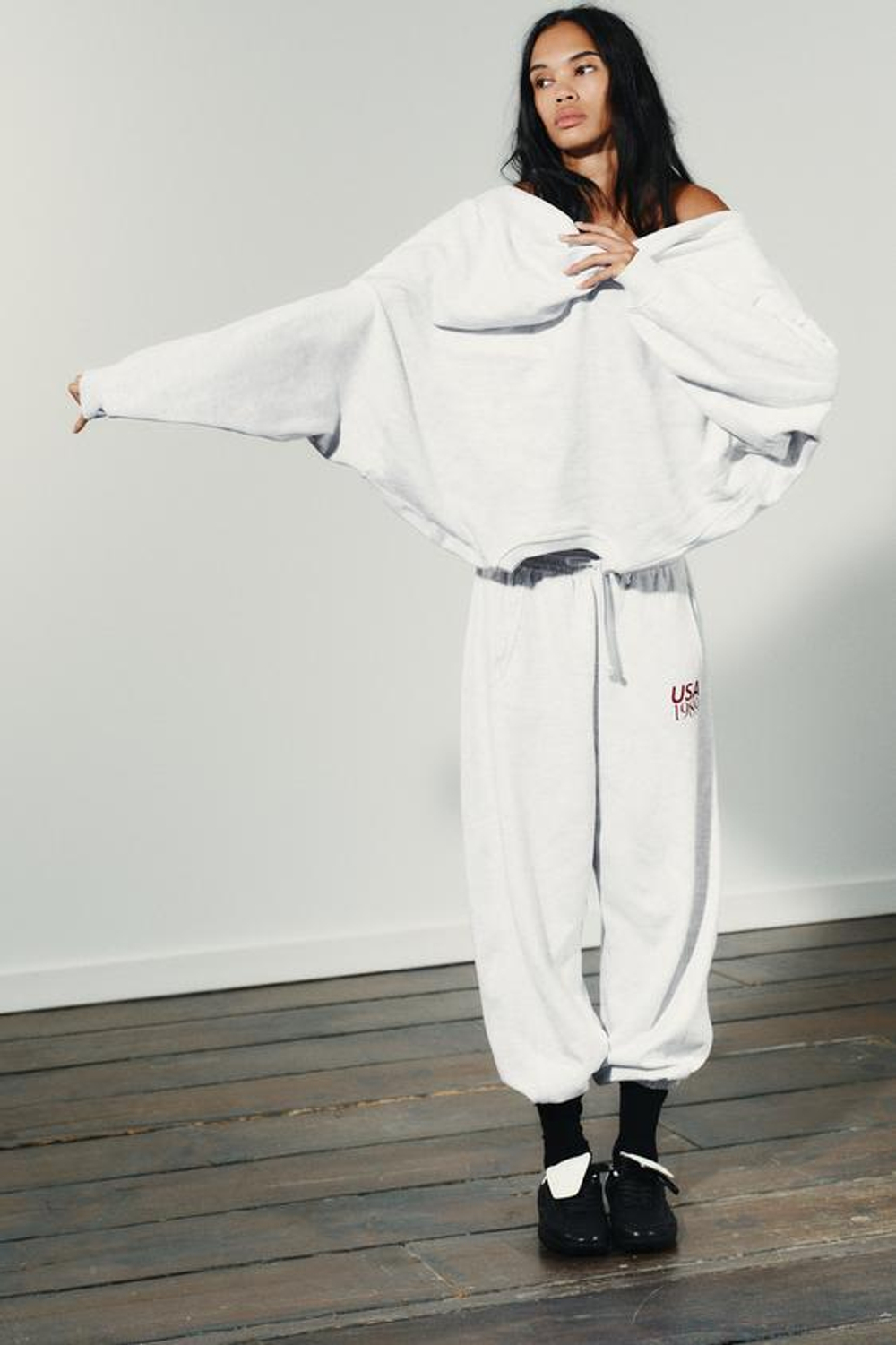 ZARA БРЮКИ-ДЖОГГЕРЫ С ТЕКСТОМ, СЕРЫЙ МЕЛАНЖ