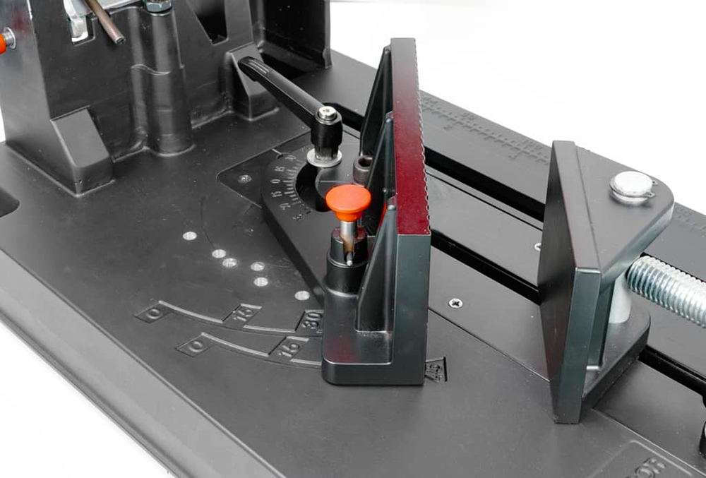 Аккумуляторный отрезной станок, с зарядкой и диском (платформа Макита LXT18V) без АКБ