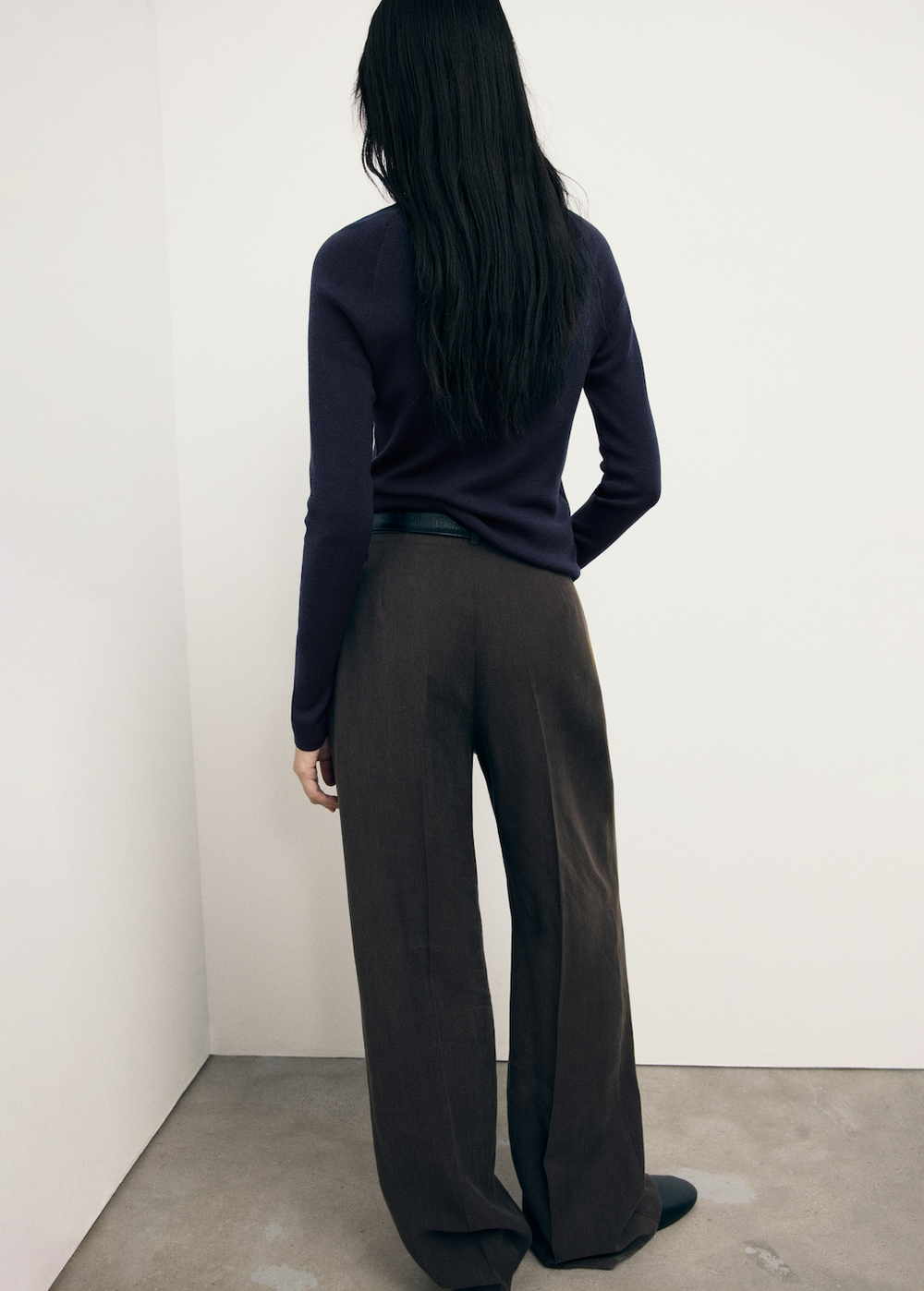 Джемпер из тонкого трикотажа с длинными рукавами