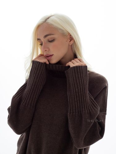 Шоколадный трикотажный костюм с широкими резинками