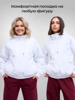 Ветровка с капюшоном