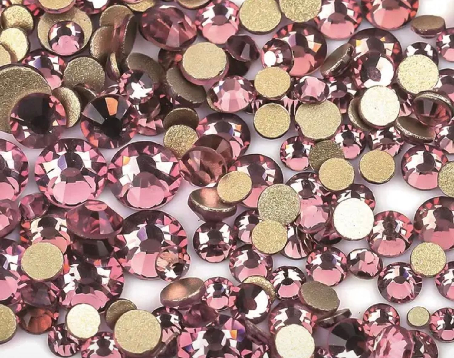 Стеклянные стразы  (размер микс) 1140шт, цвет сиреневый