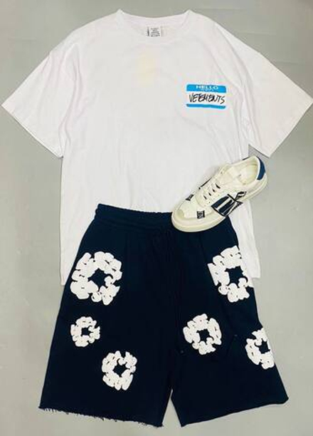 Футболка Vetements