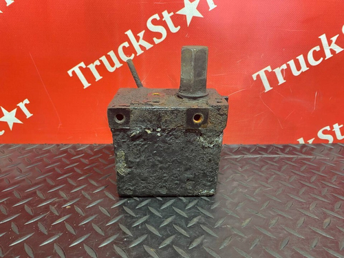 Насос подъёма кабины