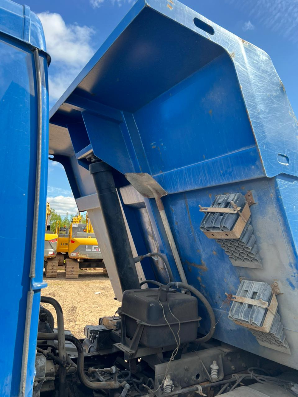 КамАЗ 65115 6x4 Самосвал 65115-606058-48 (Дизельный, 6,7 л, 292 л.с., МТ)