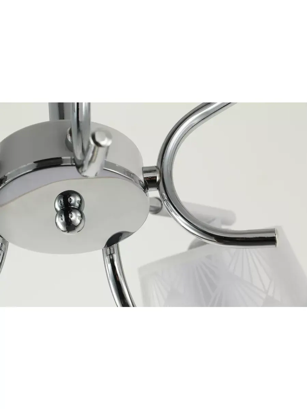 Люстра потолочная BORO  E27*5*60W белый, хром