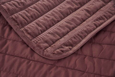 Покрывало 240x260 и 2 наволочки 50х70 Sofi De MarkO Фердинанд красное