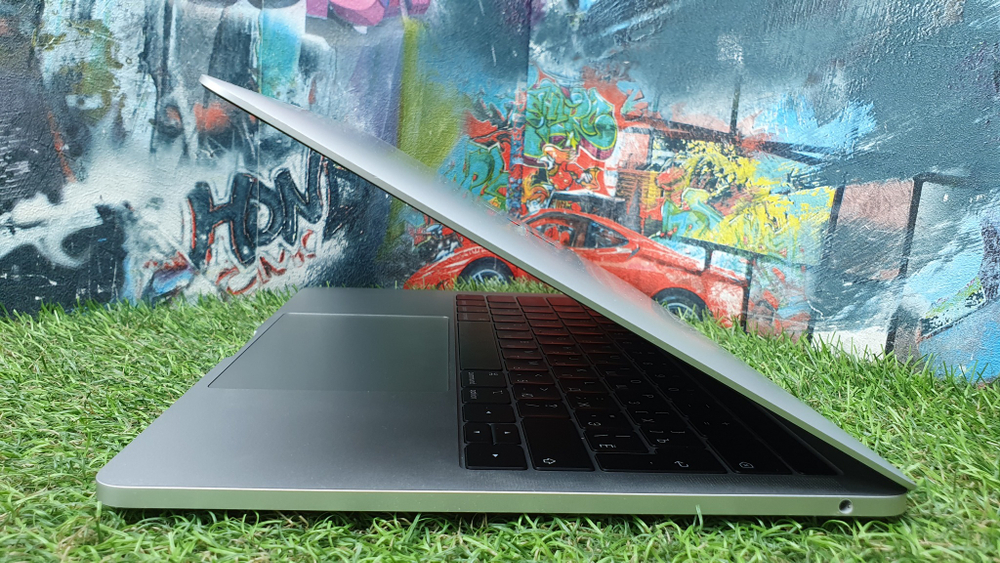 MacBook Pro 13" 2019 Retina/Touch Bar 103 цикла