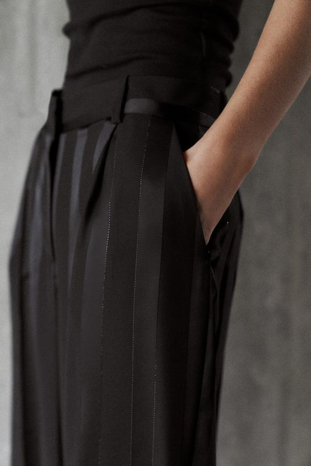 ZARA БРЮКИ JACQUARD В ПОЛОСКУ С МЕТАЛЛИЗИРОВАННОЙ НИТЬЮ, ЧЕРНЫЙ