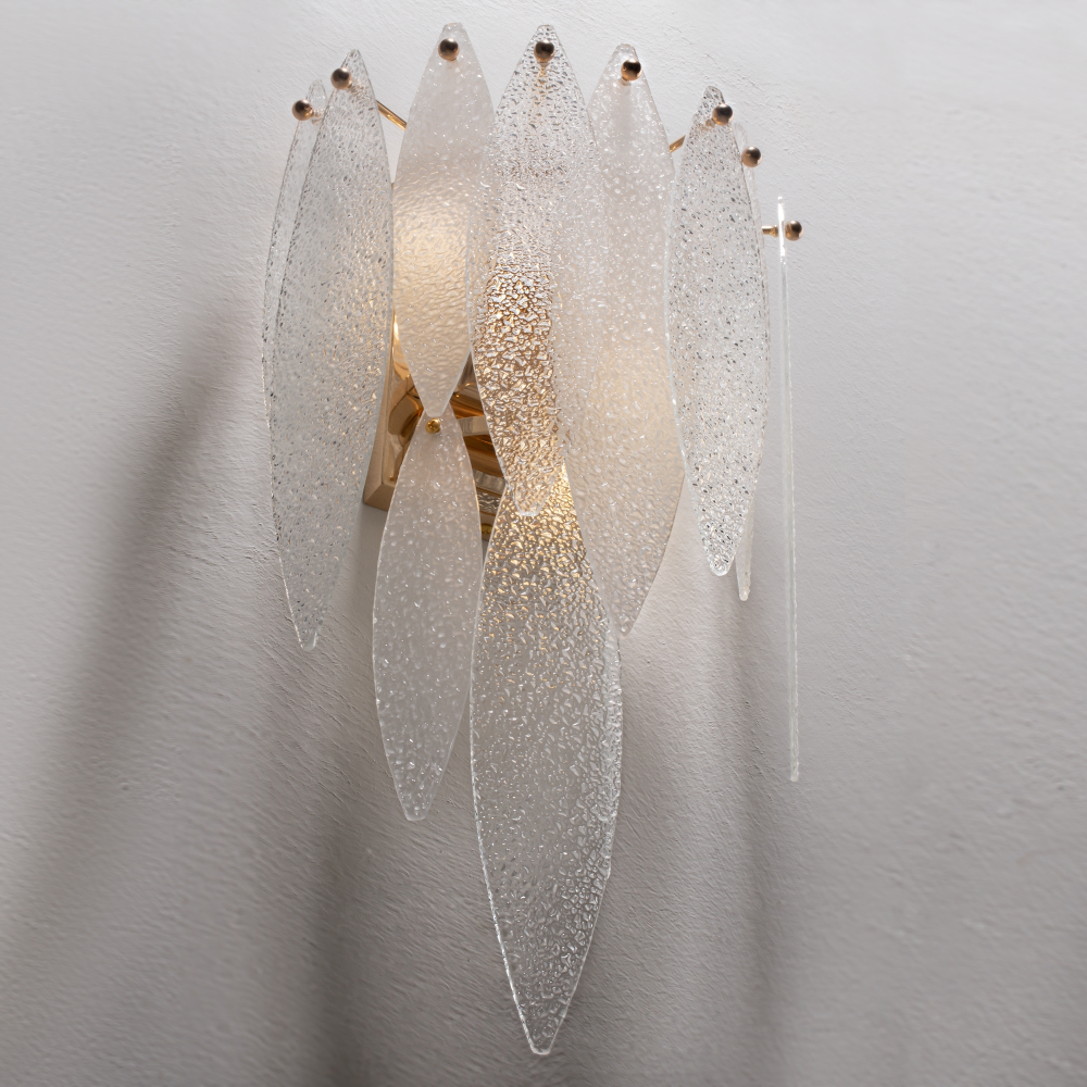 Настенный светильник Freya Lucrecia FR5217WL-02FG