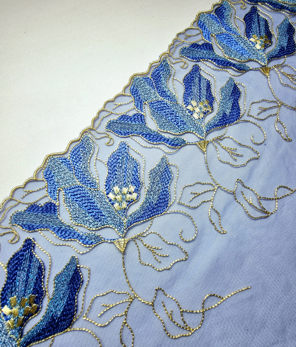 Вышивка на сетке синяя/золотисто-бежевая К103 правая