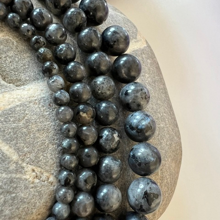 Лаврикит, черный Лабрадорит. Камни для изделий на заказ. Цена зависит от вида заказанного изделия