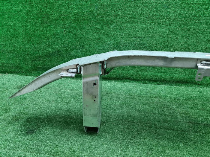 Усилитель передний BMW I7 G70 (2022-н.в.)