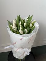 Букет из 15 белых тюльпанов