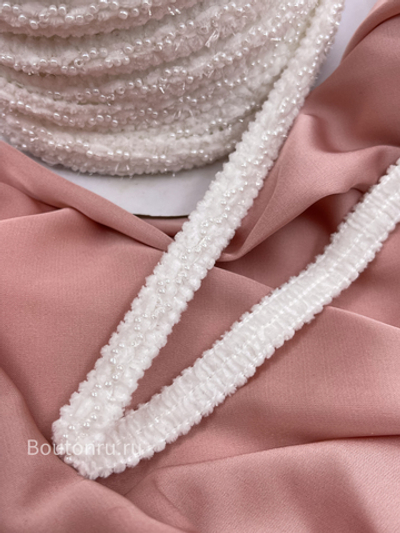 Тесьма белая плюшевая с бисером