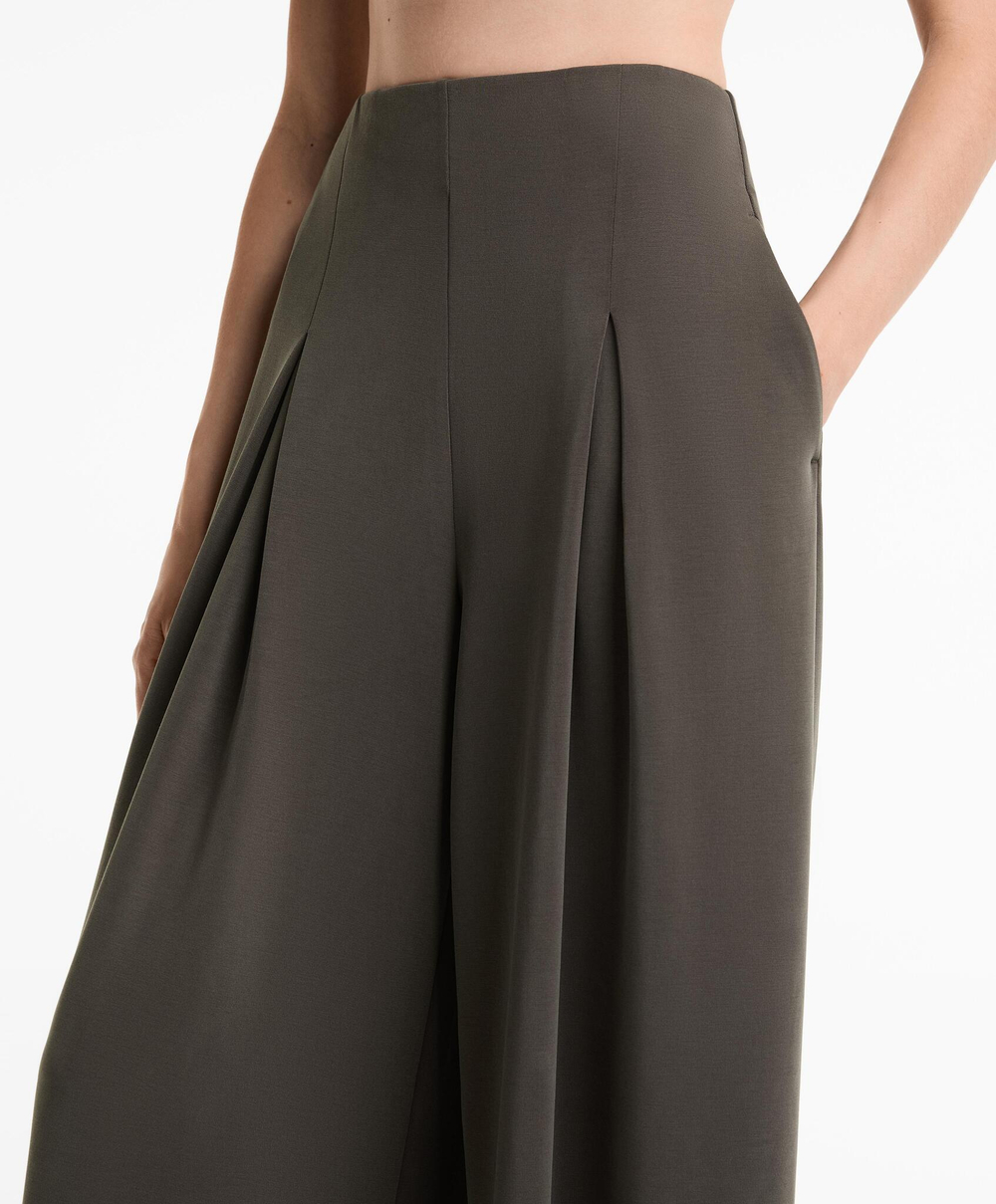 OYSHO Широкие брюки со складками из мягкого на ощупь модала, серо-коричневый