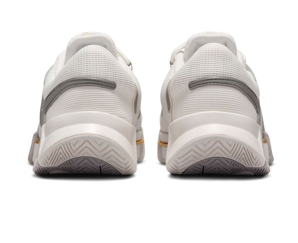 Мужские кроссовки теннисные Nike Zoom GP Challenge 1 Premium - белый