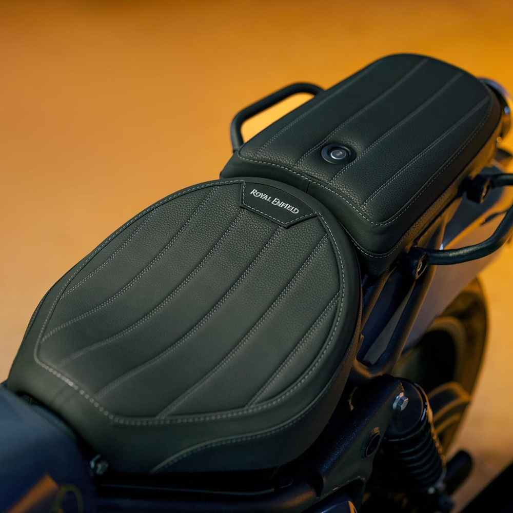 Водительское сиденье Royal Enfield Black Signature Shotgun 650 KXA00241