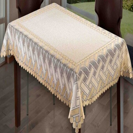 Скатерть жаккардовая прямоугольная, цвет кремово-золотистый, Польша.