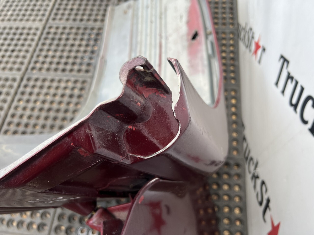 Крыло (дефект) переднее правое задняя часть