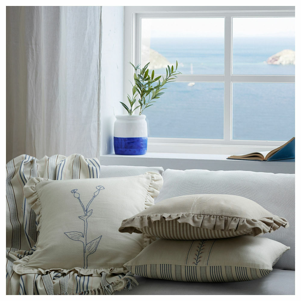 Чехол на подушку IKEA AKERNEJLIKA (АКЕРНЕЙЛИКА), Белый с вышивкой, 50x50 см