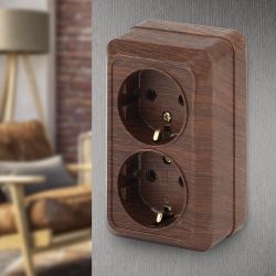 Розетка Intro Quadro 2-204-10 с заземлением двойная 2х2P+E Schuko, 16А-250В, IP20, ОУ, венге