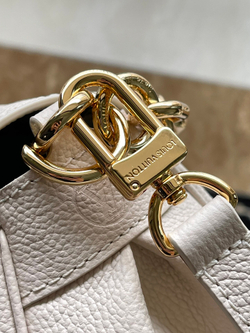 Louis Vuitton Favorite